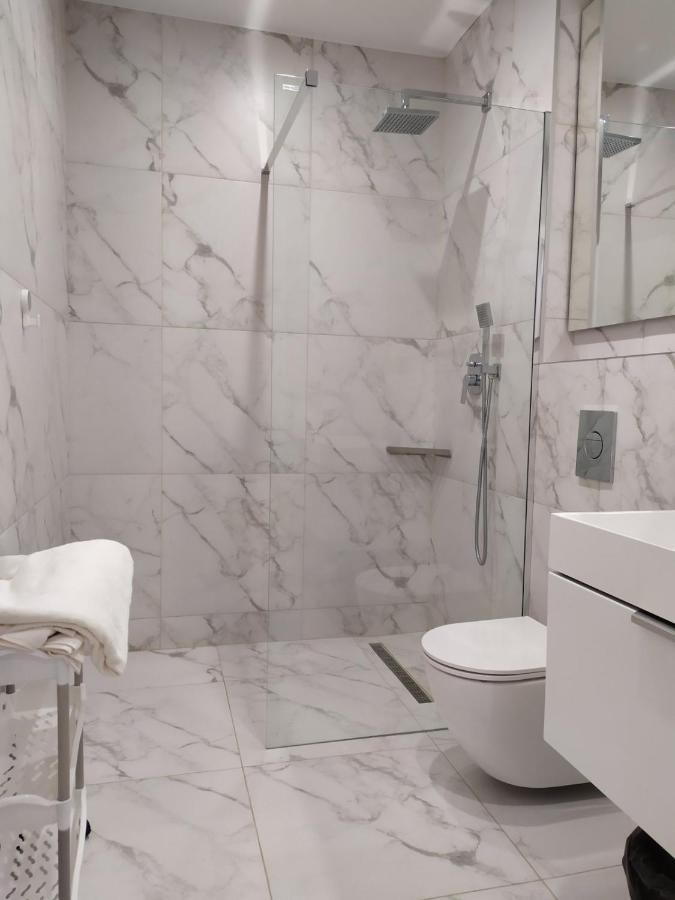 New Modern Apartment Uzjhorod Eksteriør billede